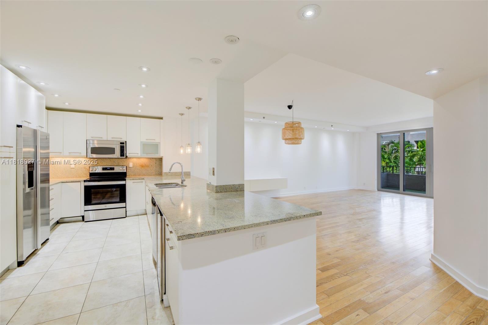 THE EMERALDBAY @ KEY COLO - Residential Lease