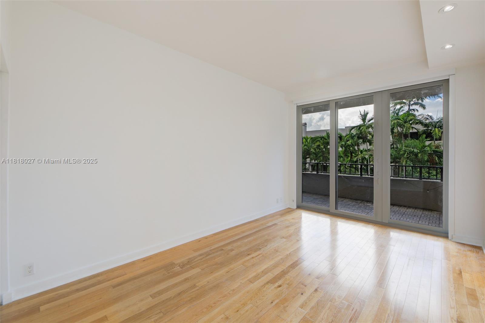 THE EMERALDBAY @ KEY COLO - Residential Lease