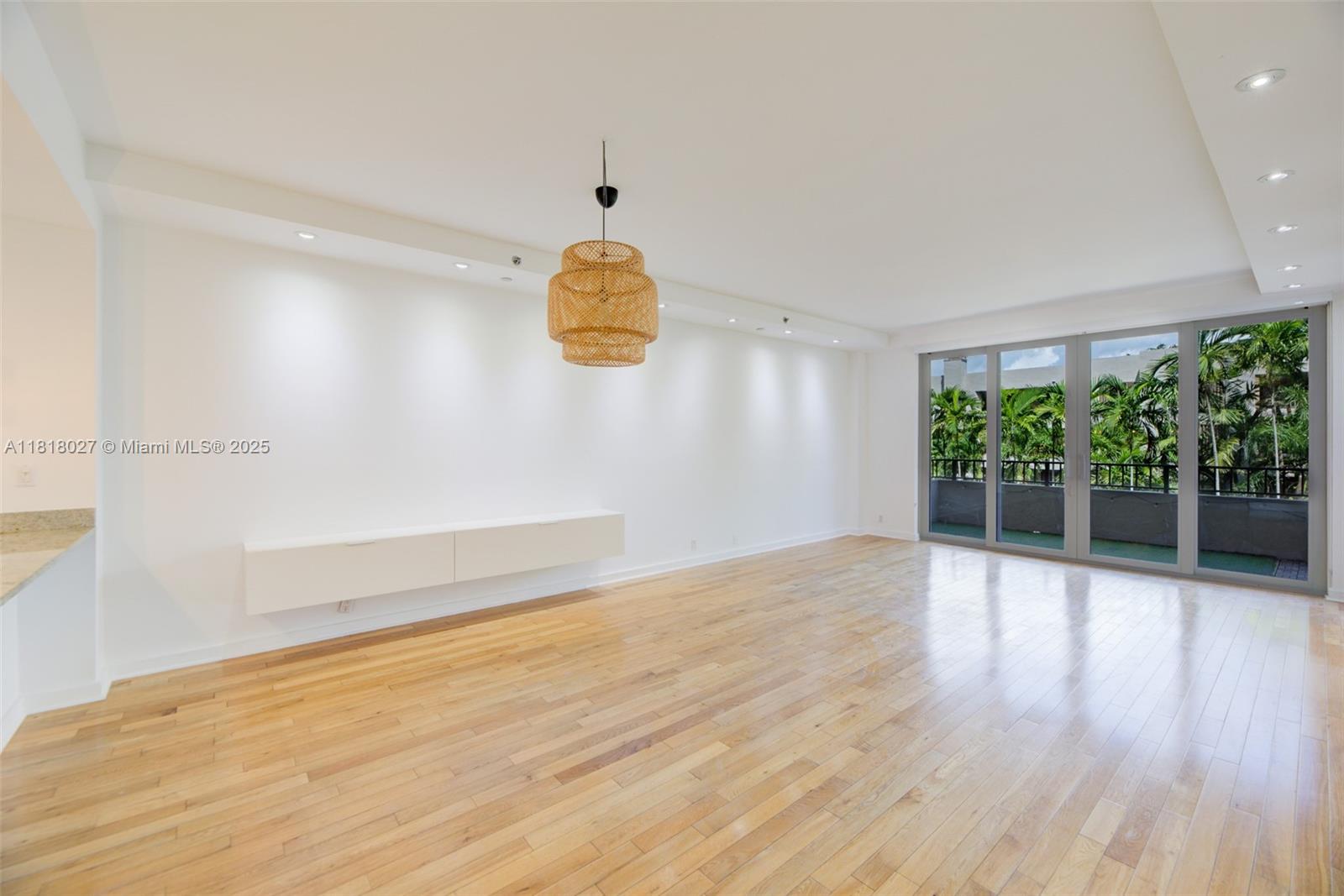 THE EMERALDBAY @ KEY COLO - Residential Lease