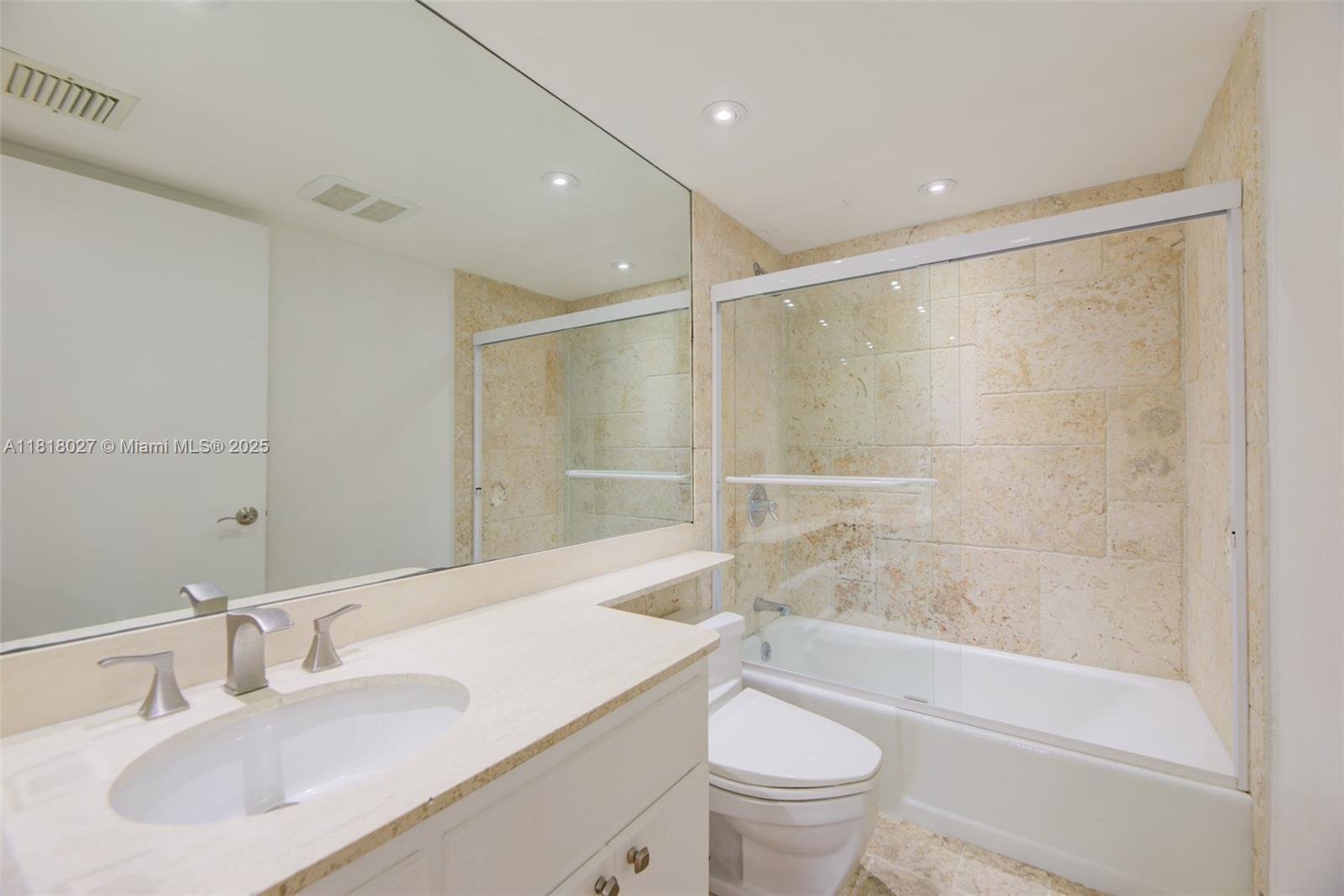 THE EMERALDBAY @ KEY COLO - Residential Lease