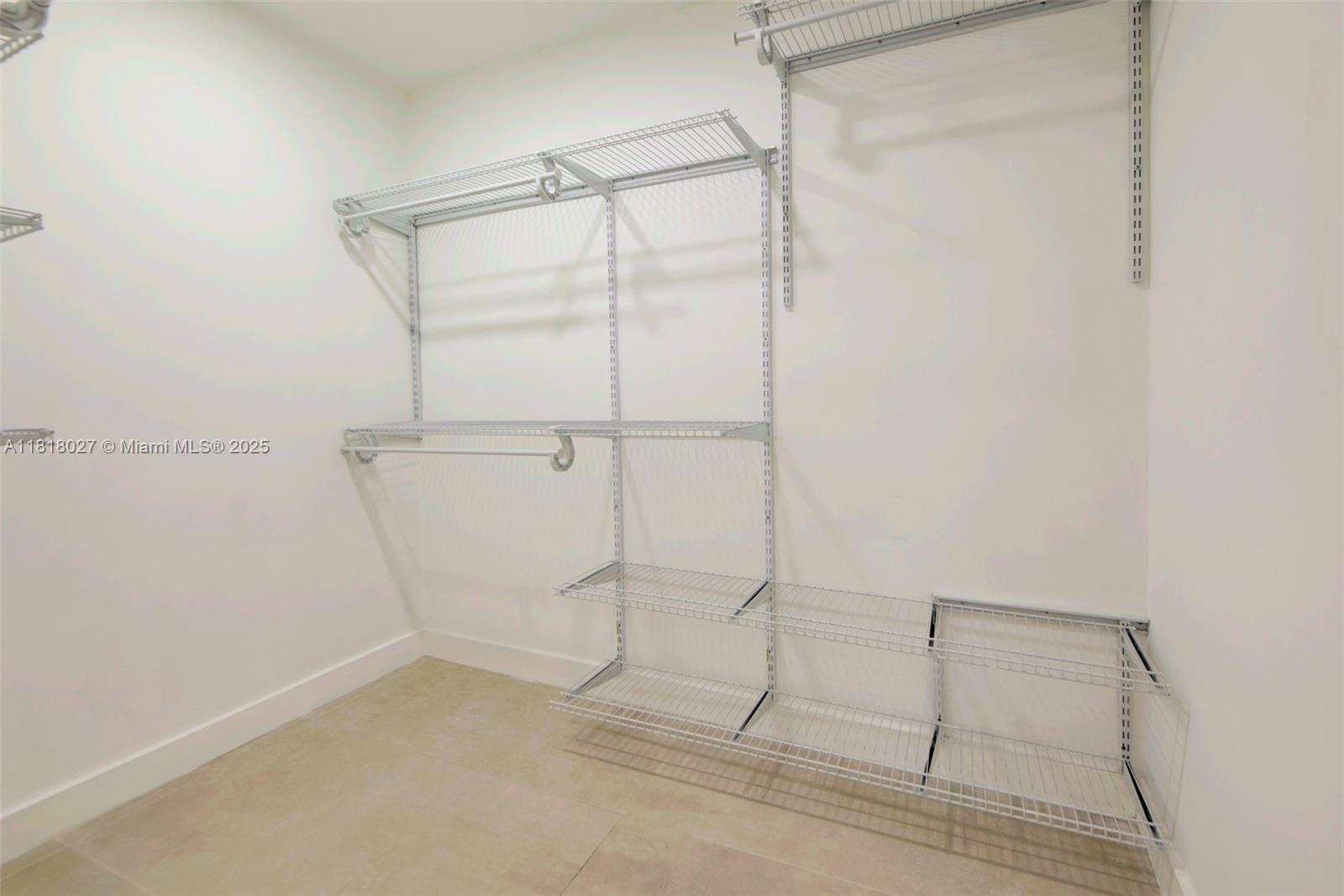 THE EMERALDBAY @ KEY COLO - Residential Lease