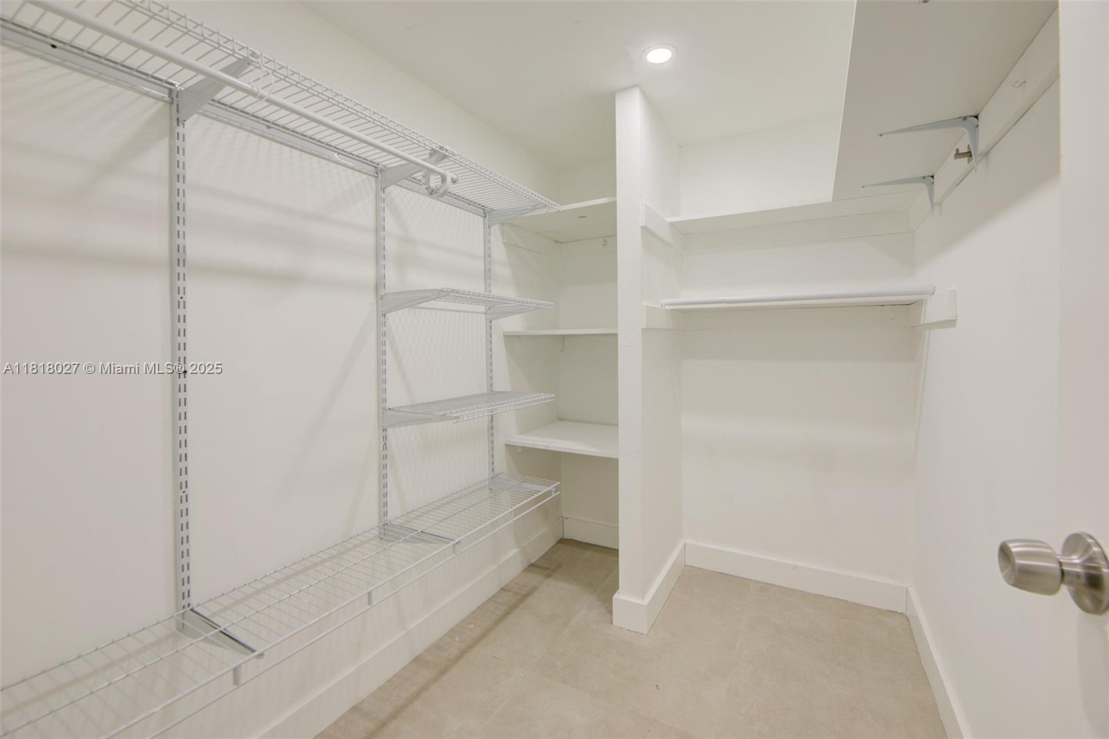 THE EMERALDBAY @ KEY COLO - Residential Lease