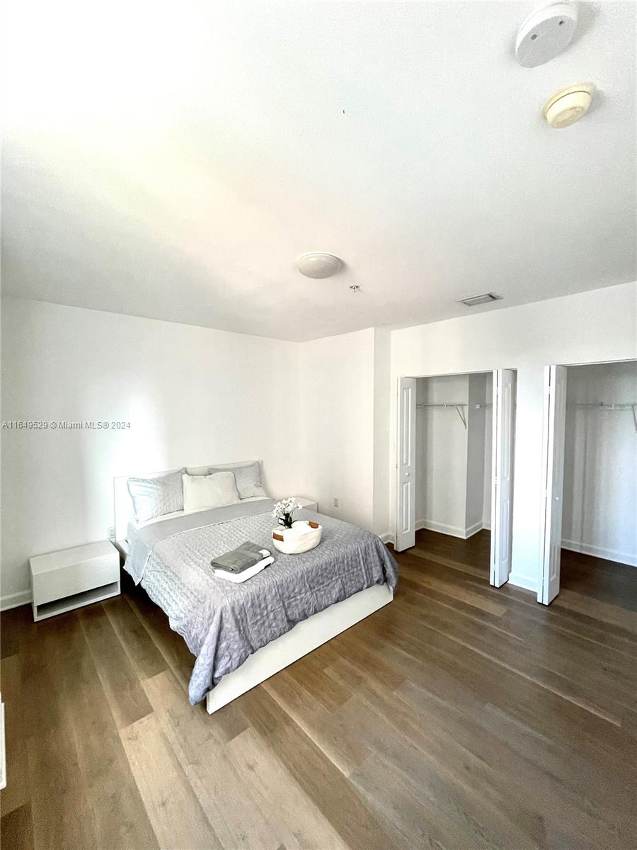 SHAMROCK BY THE GABLES CO - Residential Lease