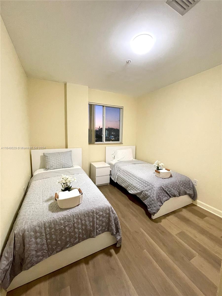 SHAMROCK BY THE GABLES CO - Residential Lease