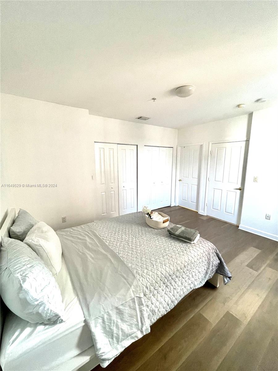 SHAMROCK BY THE GABLES CO - Residential Lease