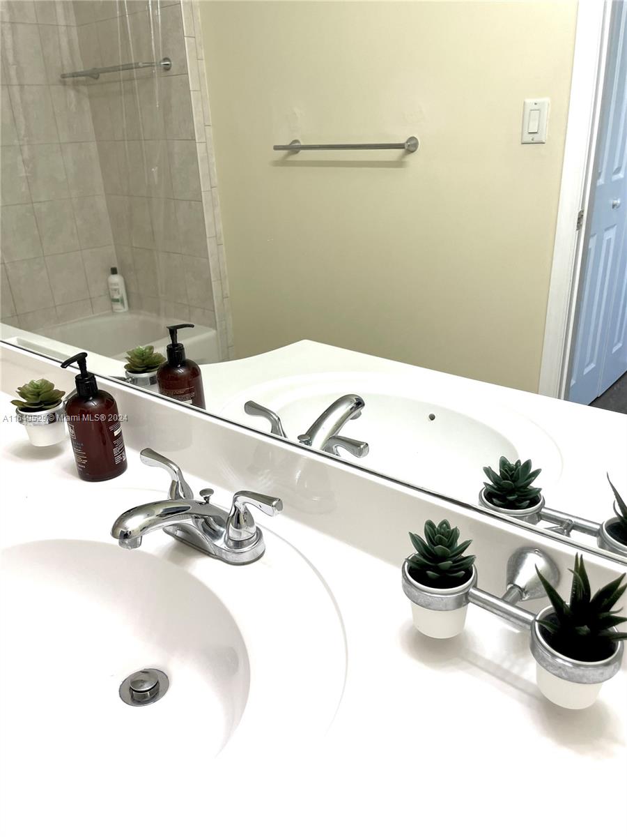 SHAMROCK BY THE GABLES CO - Residential Lease