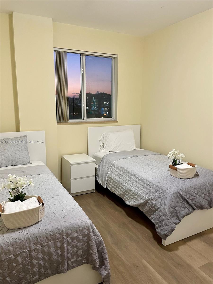 SHAMROCK BY THE GABLES CO - Residential Lease