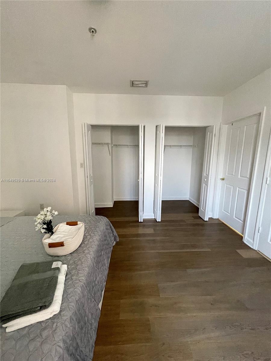 SHAMROCK BY THE GABLES CO - Residential Lease