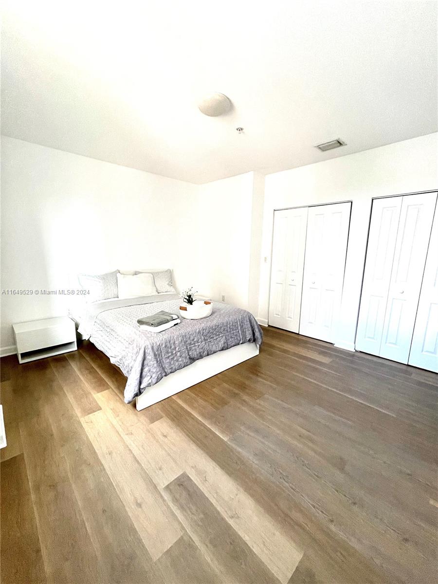 SHAMROCK BY THE GABLES CO - Residential Lease