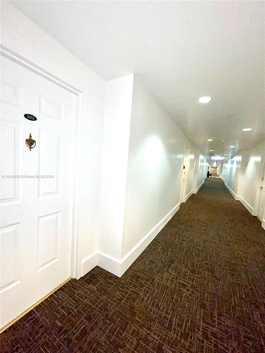 SHAMROCK BY THE GABLES CO - Residential Lease