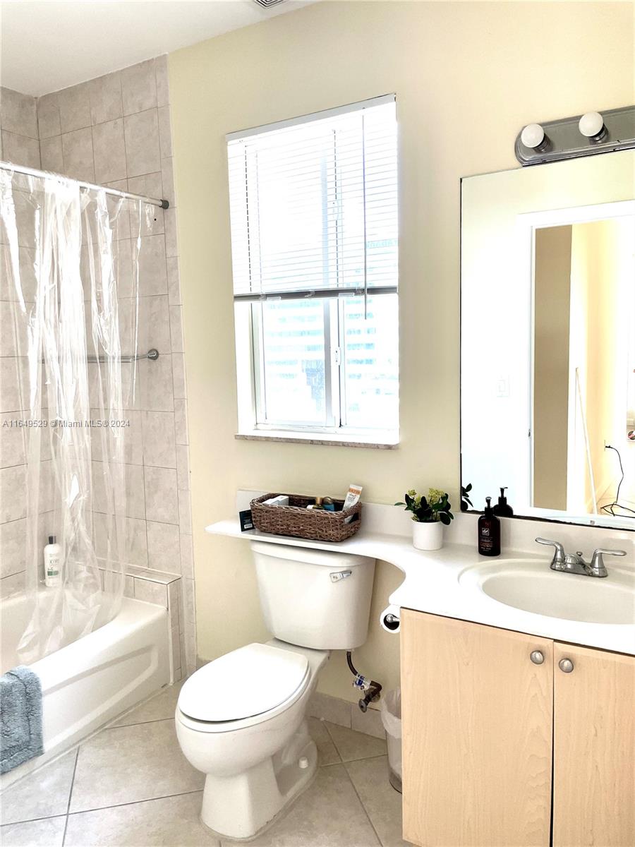 SHAMROCK BY THE GABLES CO - Residential Lease