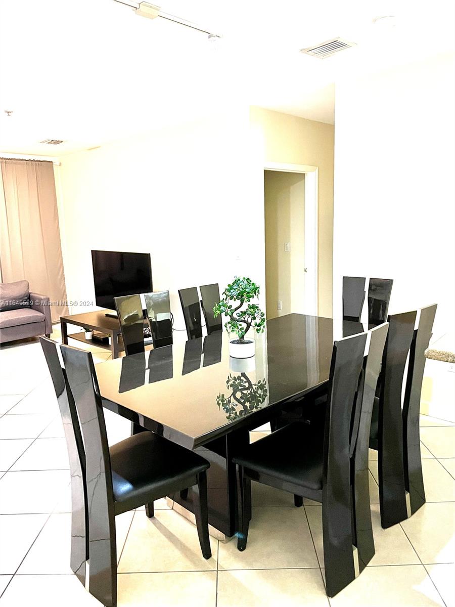 SHAMROCK BY THE GABLES CO - Residential Lease