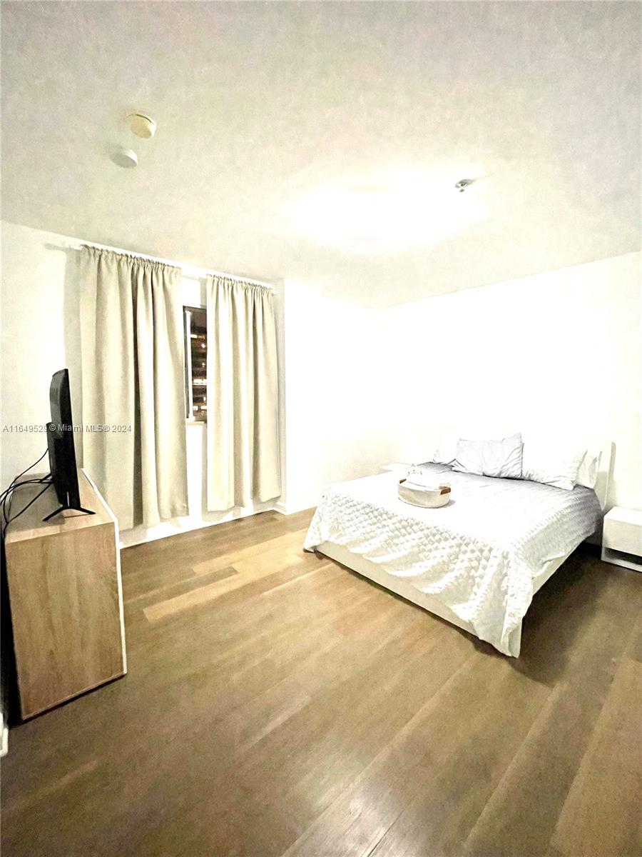 SHAMROCK BY THE GABLES CO - Residential Lease