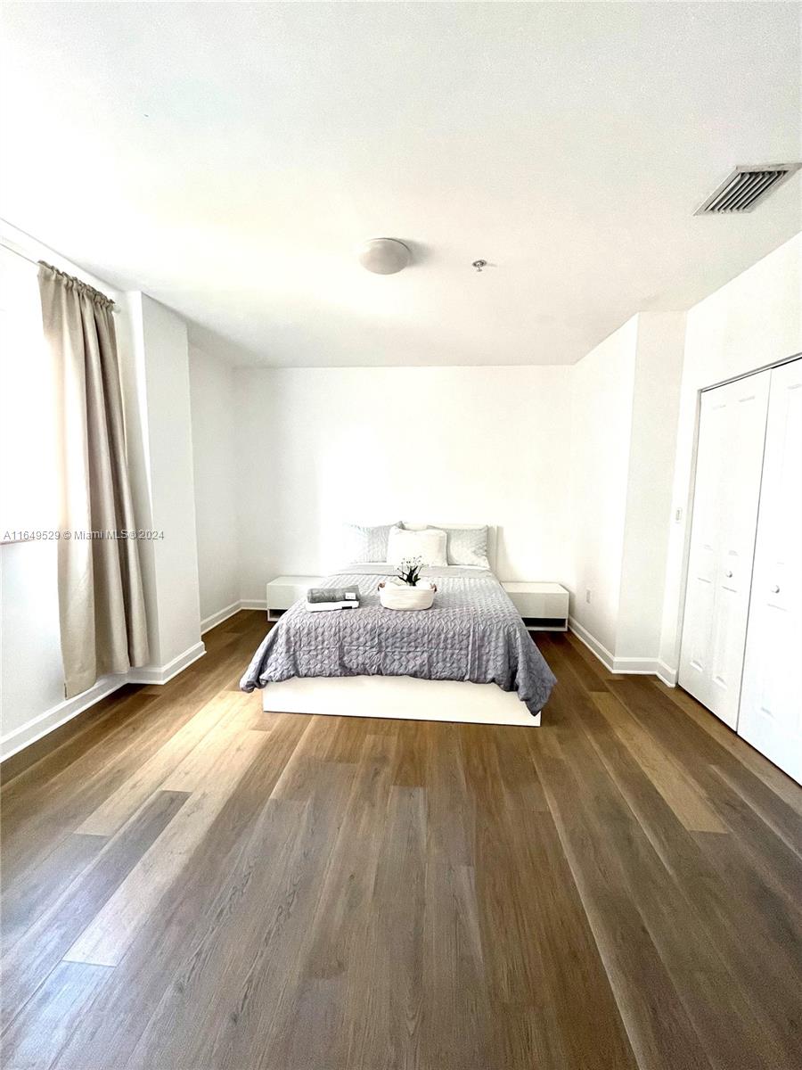 SHAMROCK BY THE GABLES CO - Residential Lease
