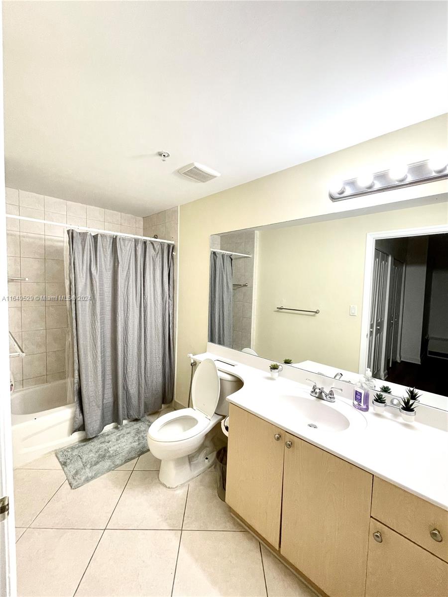 SHAMROCK BY THE GABLES CO - Residential Lease