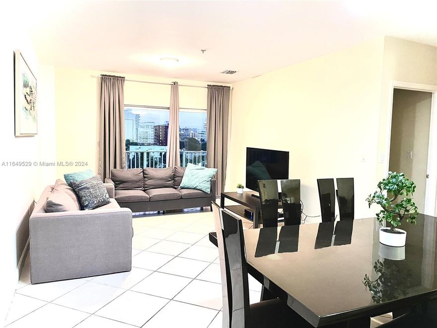 Spacious 3 bedrooms apartment located in the heart of Coral Gables. 
Corner unit with a large master bedroom and a large living room. All furnished!
Only 1 block away from public transportation, Winnie Dixie supermarket, Mc Donald's, Taco Bell, Sergio's Restaurant, Portuguese Bakery and 2 blocks away from Marshall's, Dollar Tree, Subway, Pet Smart and more. Public Transportation on the corner. Near by a few Medical Clinics.
Short rental accepted, minimum 1 month.