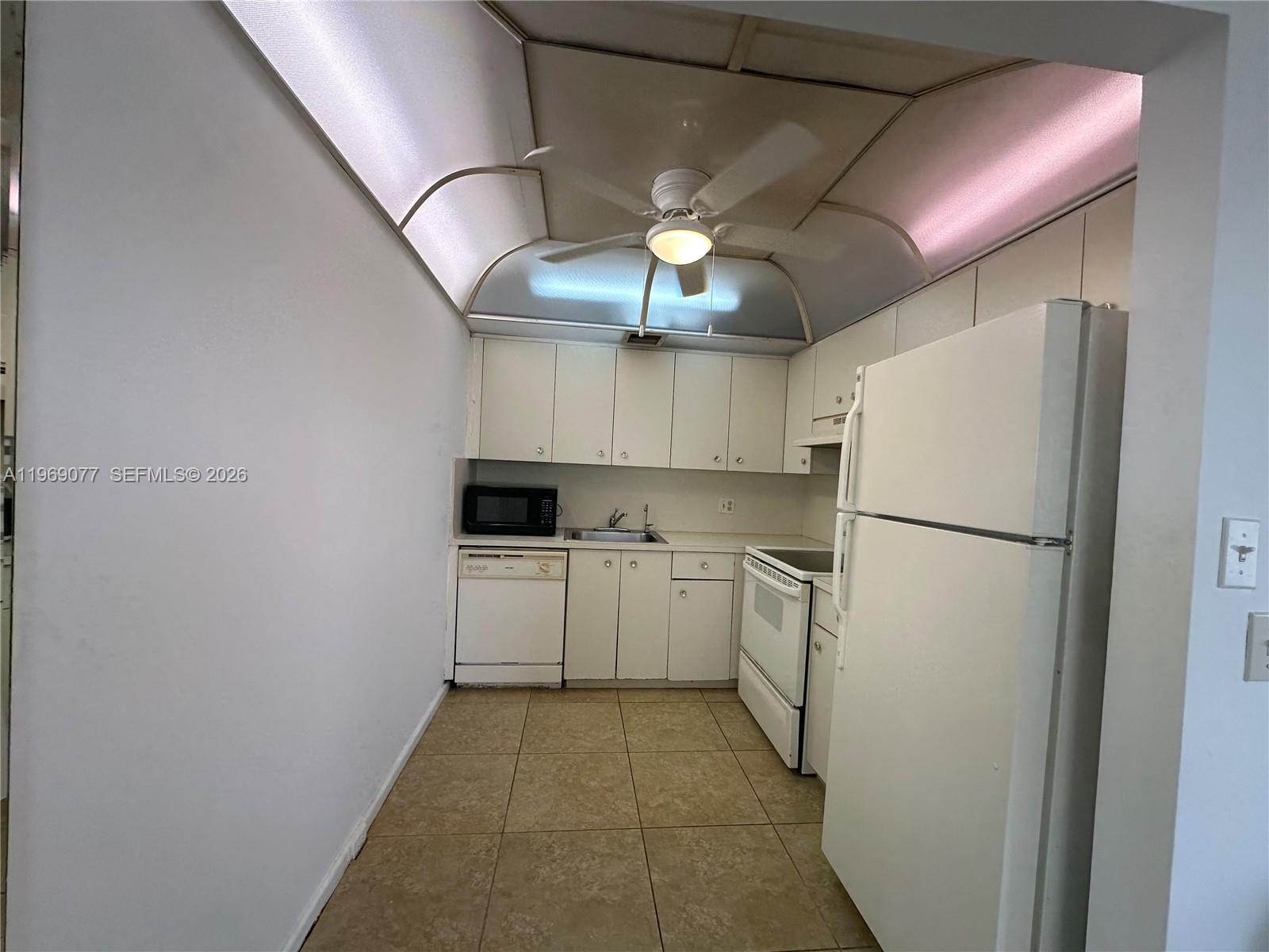 KINGSLEY AT CENTURY VILLA - Residential Lease