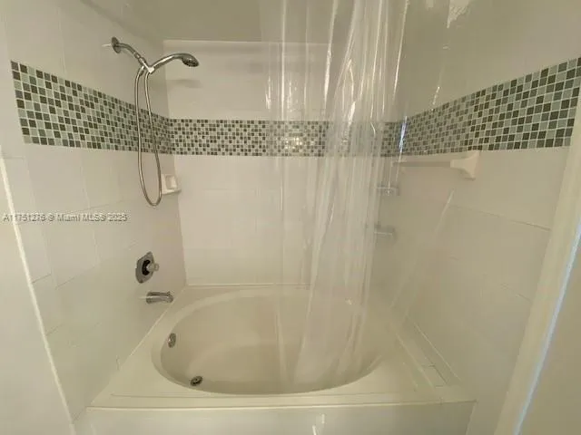 Miami, Florida 33156, United States, 2 Bedrooms Bedrooms, ,3 BathroomsBathrooms,Residential,Active,77100