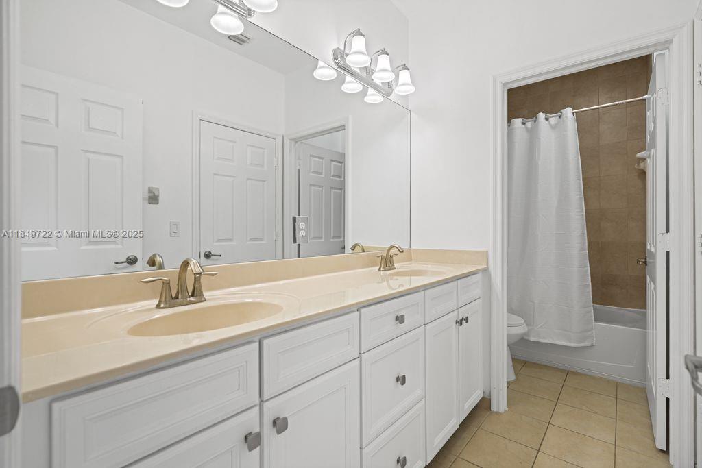 ISLES AT GRAND BAY - Residential Lease