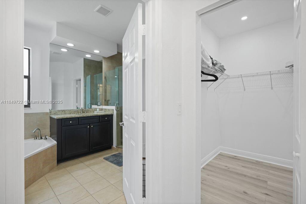 ISLES AT GRAND BAY - Residential Lease