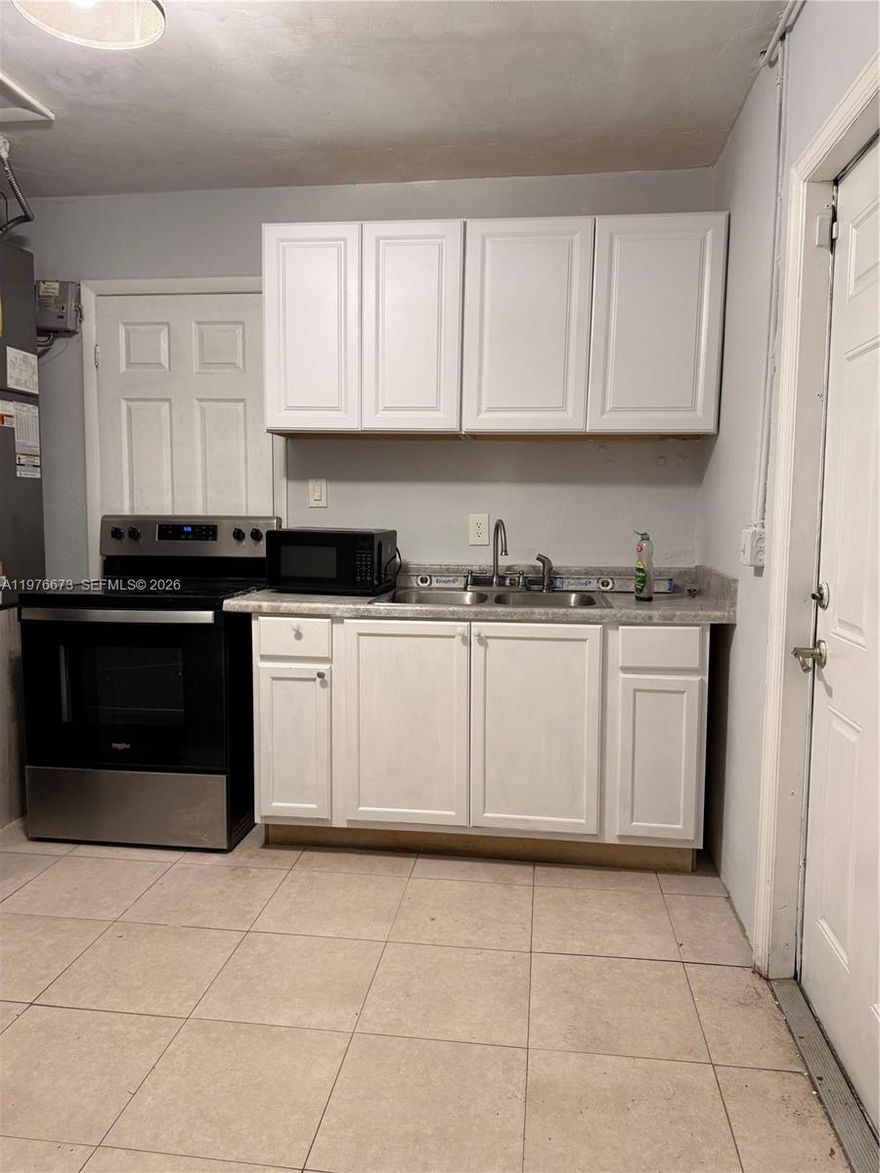 Enjoy comfort and privacy in this well-maintained efficiency located in a quiet residential setting. This unit features a private entrance, private bathroom, and a convenient kitchenette for everyday living. Ideal for those seeking a peaceful and private space to call home. Ready for immediate occupancy and Fast Approval