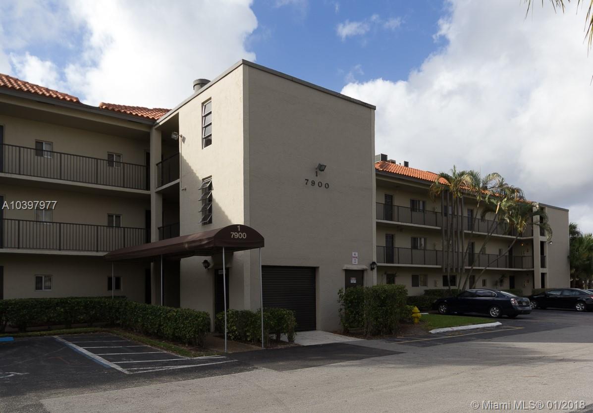 Beautiful 2/2 split plan condo, ready for move in. close to shopping, schools, and county and community bus routes. Friendly community. **Must own two years before leasing** Beautiful view from living room and balcony of a serene lake. All ages welcome, amenities include; clubhouse, tennis, car wash, jogging trail along lake and much more. Washer dryer in unit! 

 ****Community requires 700 credit score for buyers, minimum 10% Down payment for finance and one year maintenance fees in reserves***