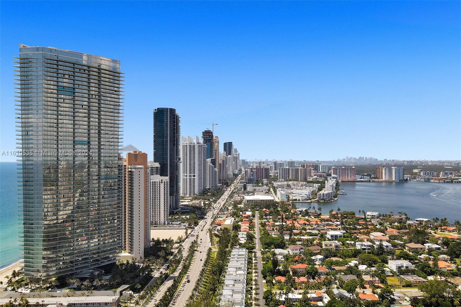 Sunny Isles Beach, Florida 33160, United States, 4 Bedrooms Bedrooms, ,6 BathroomsBathrooms,Residential,Active,54514