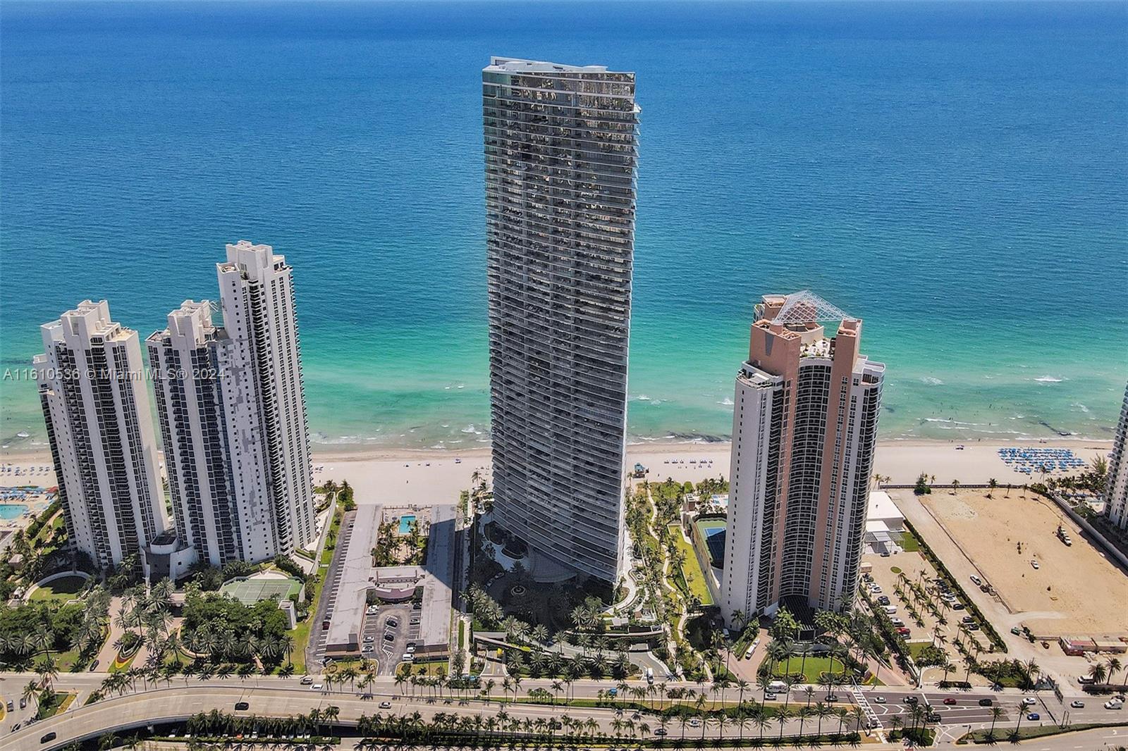 Sunny Isles Beach, Florida 33160, United States, 4 Bedrooms Bedrooms, ,6 BathroomsBathrooms,Residential,Active,54514