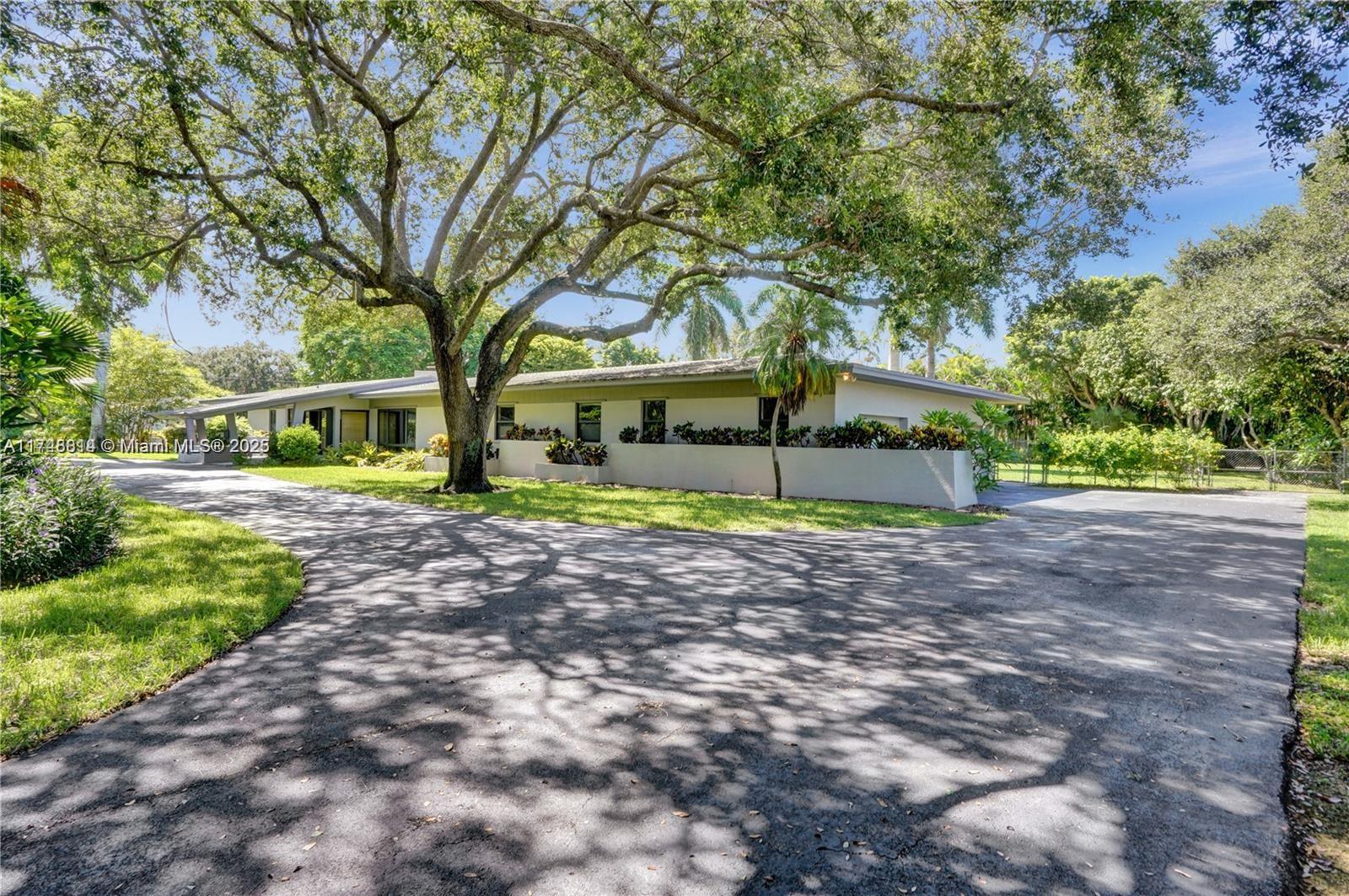 Property for Sale at 6220 Sw 123rd Ter, Pinecrest, Miami-Dade County, Florida - Bedrooms: 5 
Bathrooms: 7  - $3,995,000