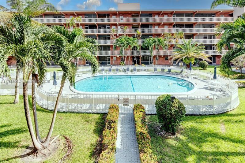 Rental Property at 180 Ne 12th Ave 18D, Hallandale Beach, Broward County, Florida - Bedrooms: 2 
Bathrooms: 2  - $2,000 MO.