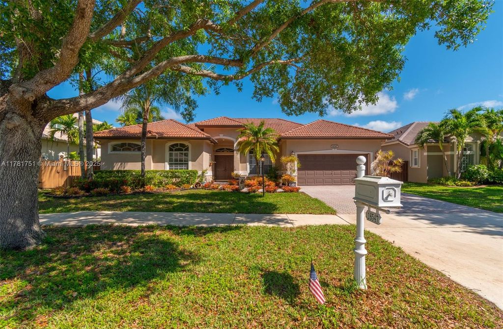 Photo of 16547 Mariposa Cir S, Pembroke Pines, FL 33331 (MLS # A11781751)