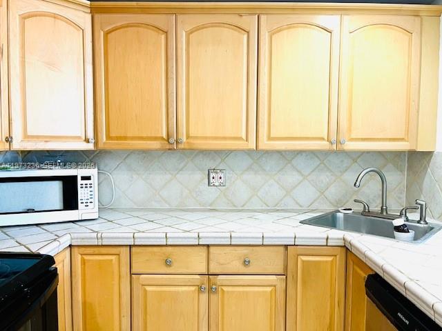 GREENWICH PH I CONDO - Residential