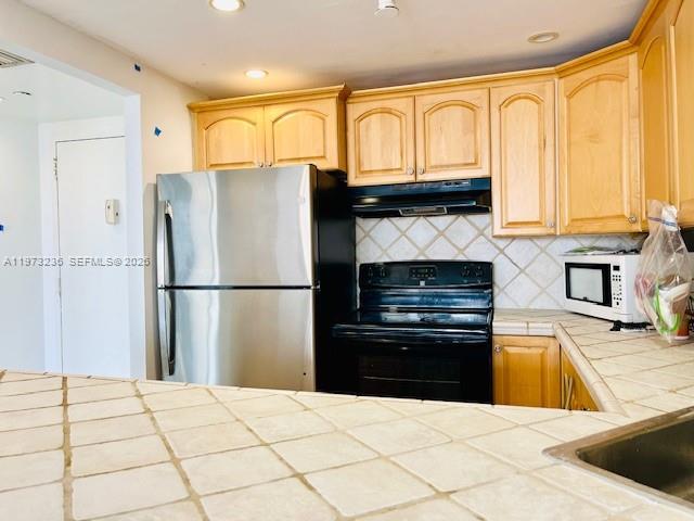 GREENWICH PH I CONDO - Residential