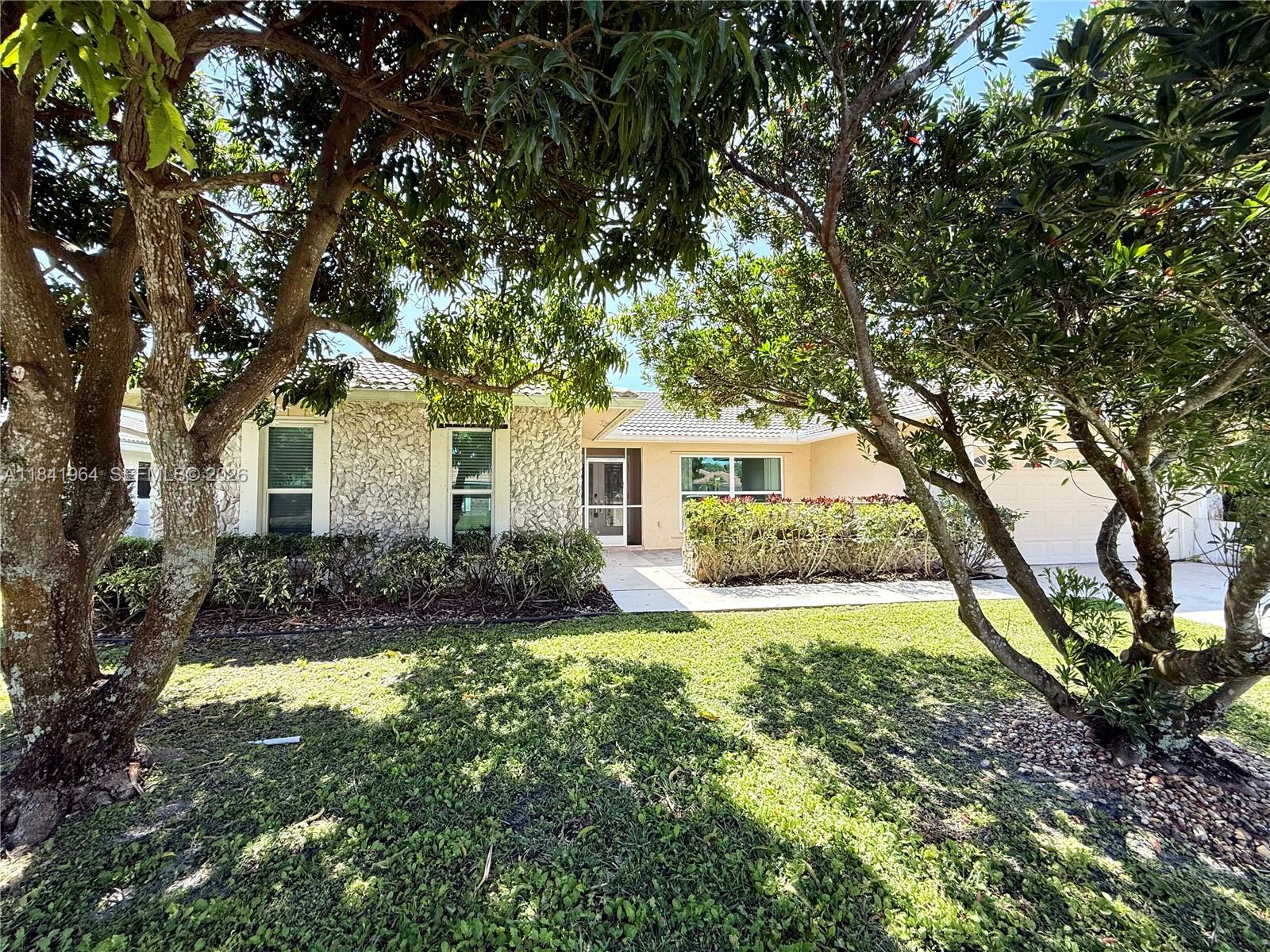 BOCA GREENS 1 - Residential