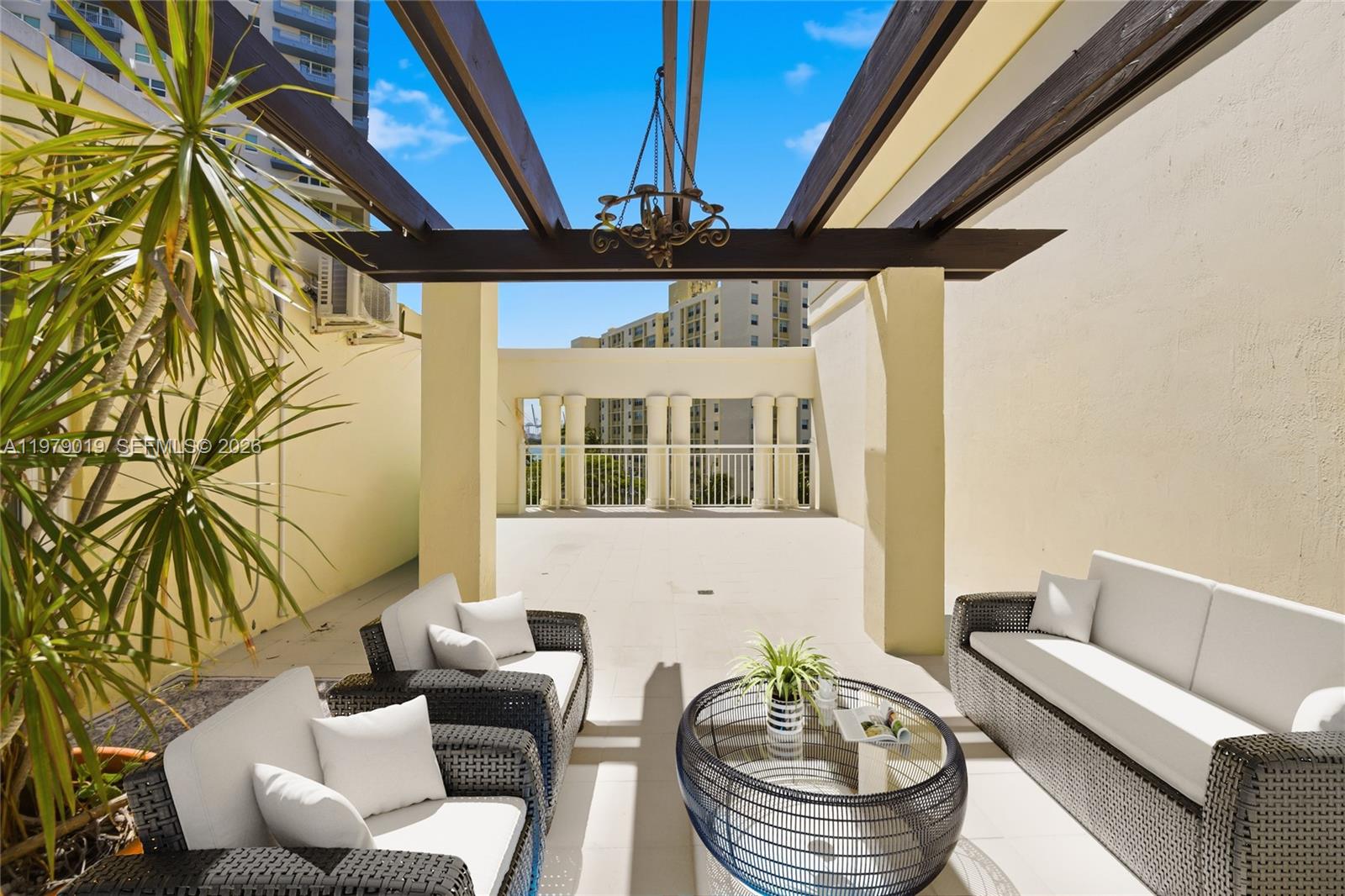 THE COURTS AT SOUTH BEACH - Residential