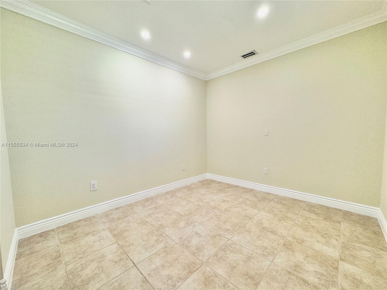 FLA FRUIT LANDS CO - Residential Lease