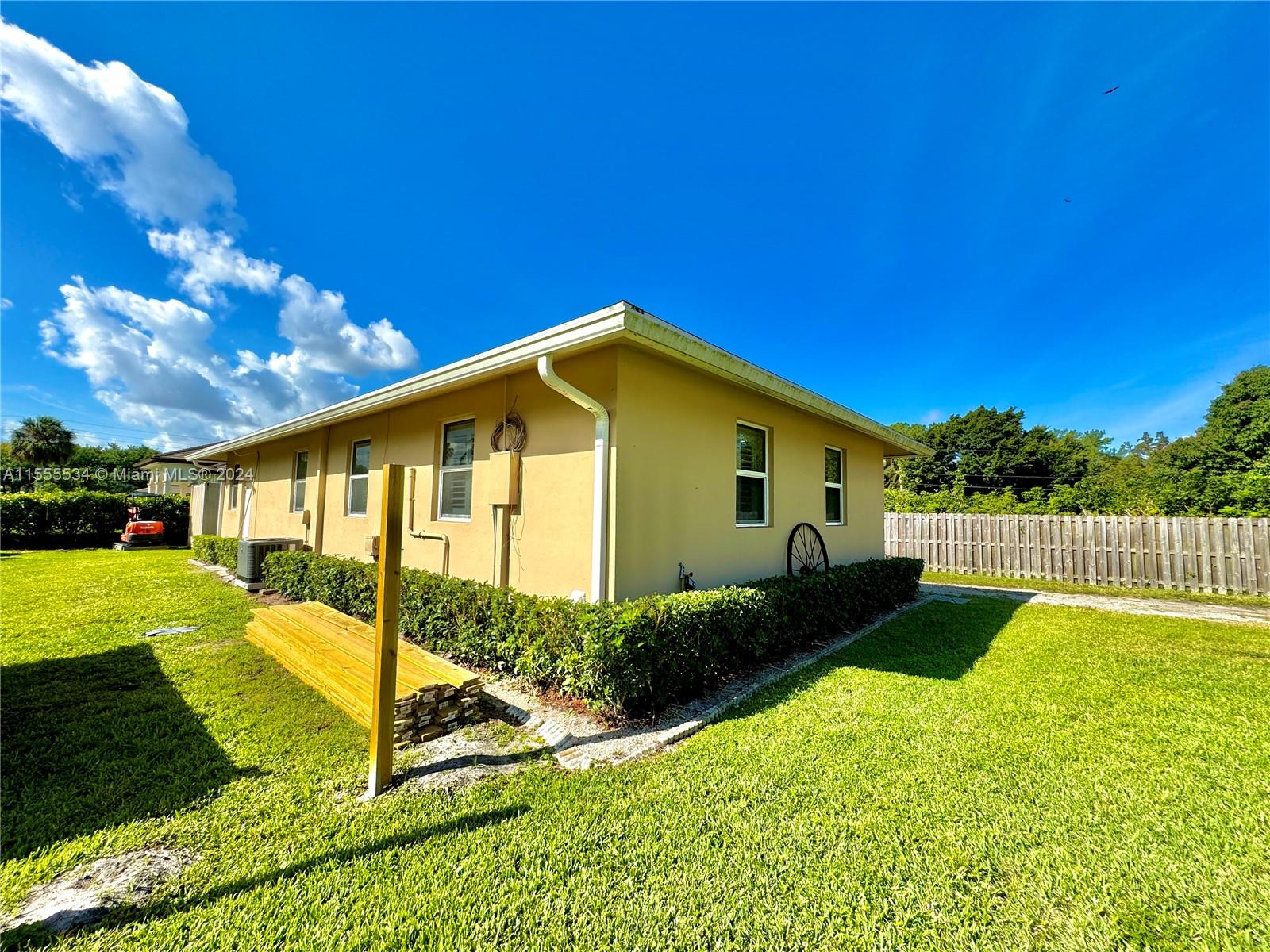 FLA FRUIT LANDS CO - Residential Lease