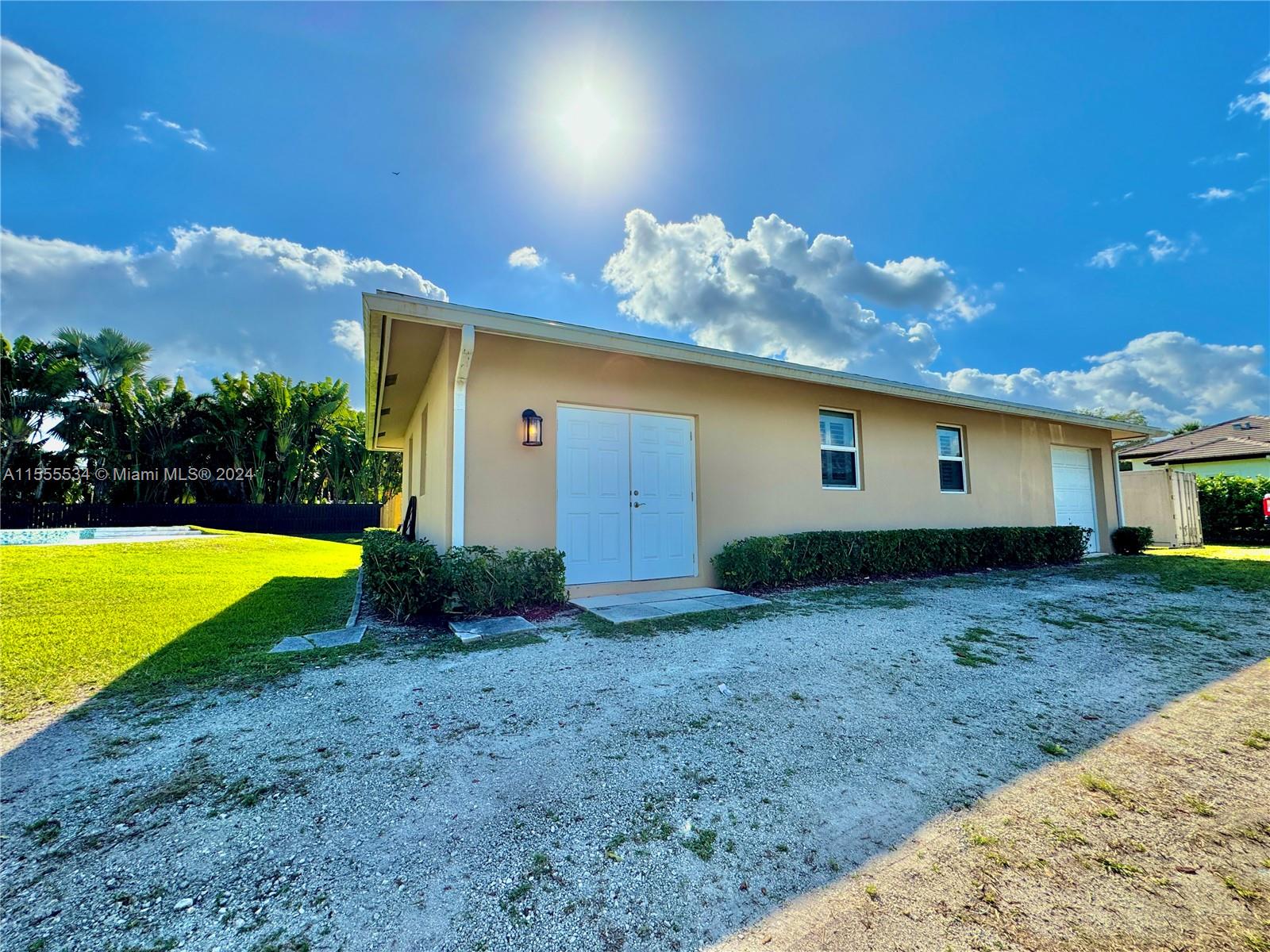 FLA FRUIT LANDS CO - Residential Lease
