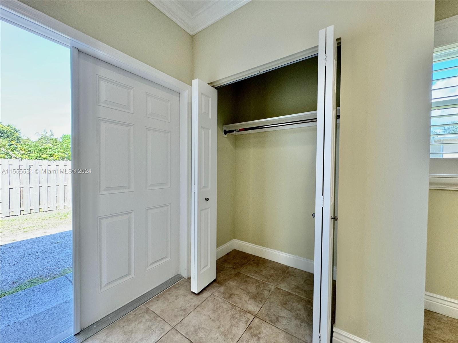 FLA FRUIT LANDS CO - Residential Lease