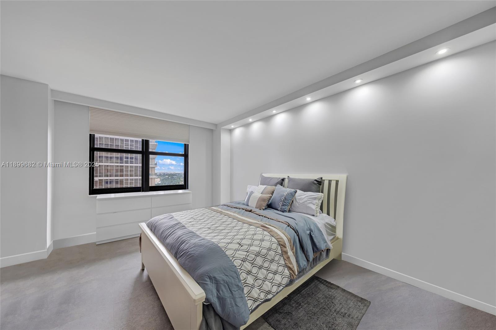 BALMORAL CONDO - Residential Lease