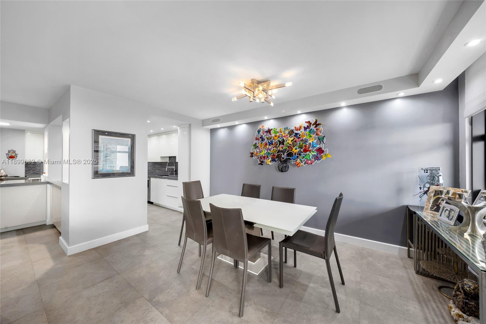 BALMORAL CONDO - Residential Lease