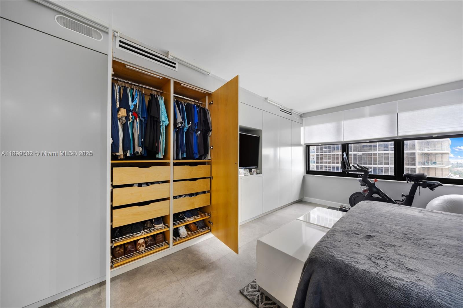 BALMORAL CONDO - Residential Lease