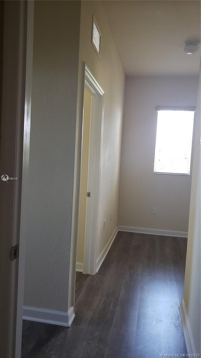 THE SHORES CONDO NO 3 - Residential Lease
