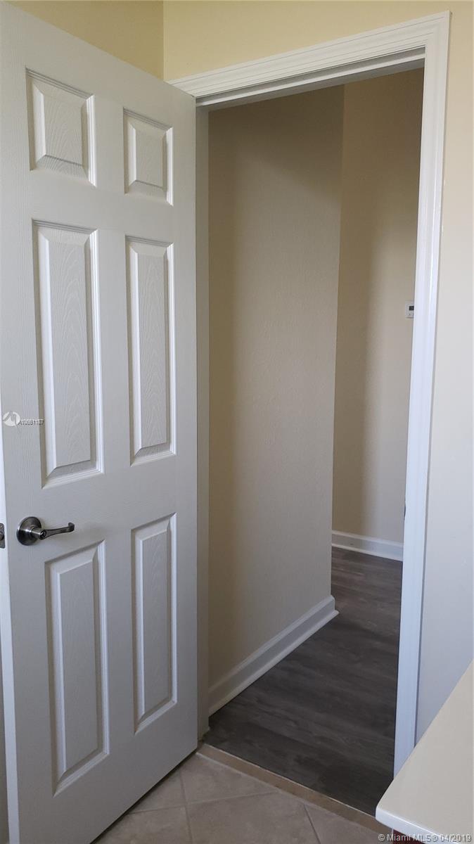 THE SHORES CONDO NO 3 - Residential Lease