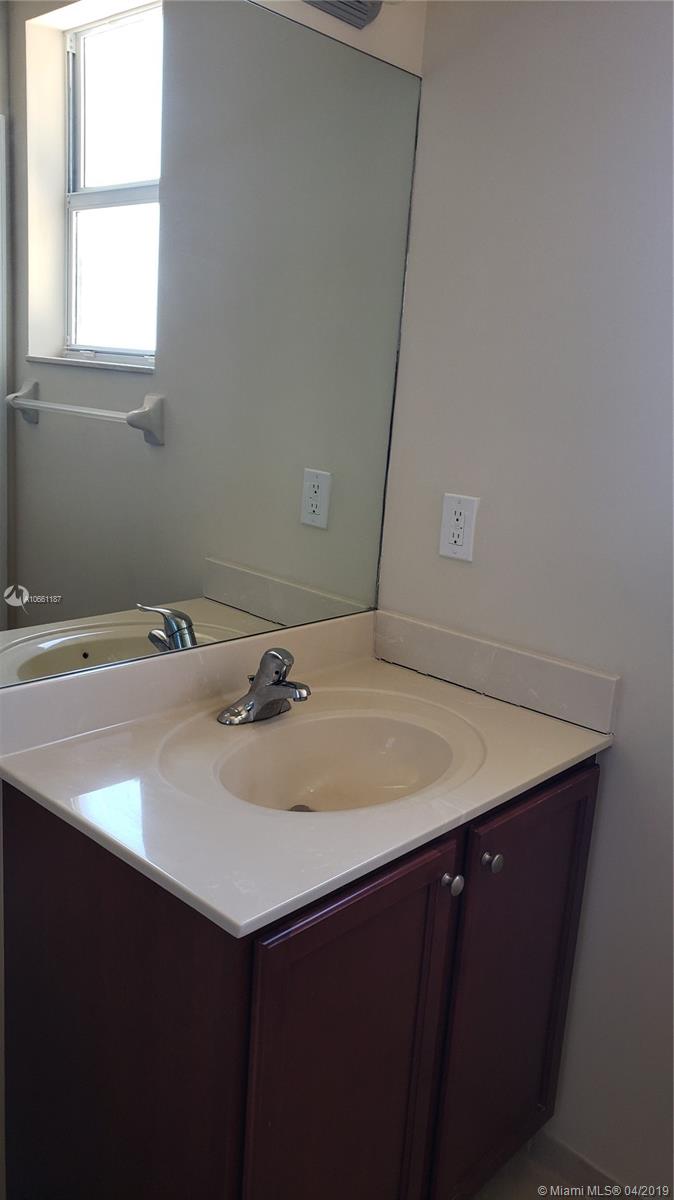 THE SHORES CONDO NO 3 - Residential Lease