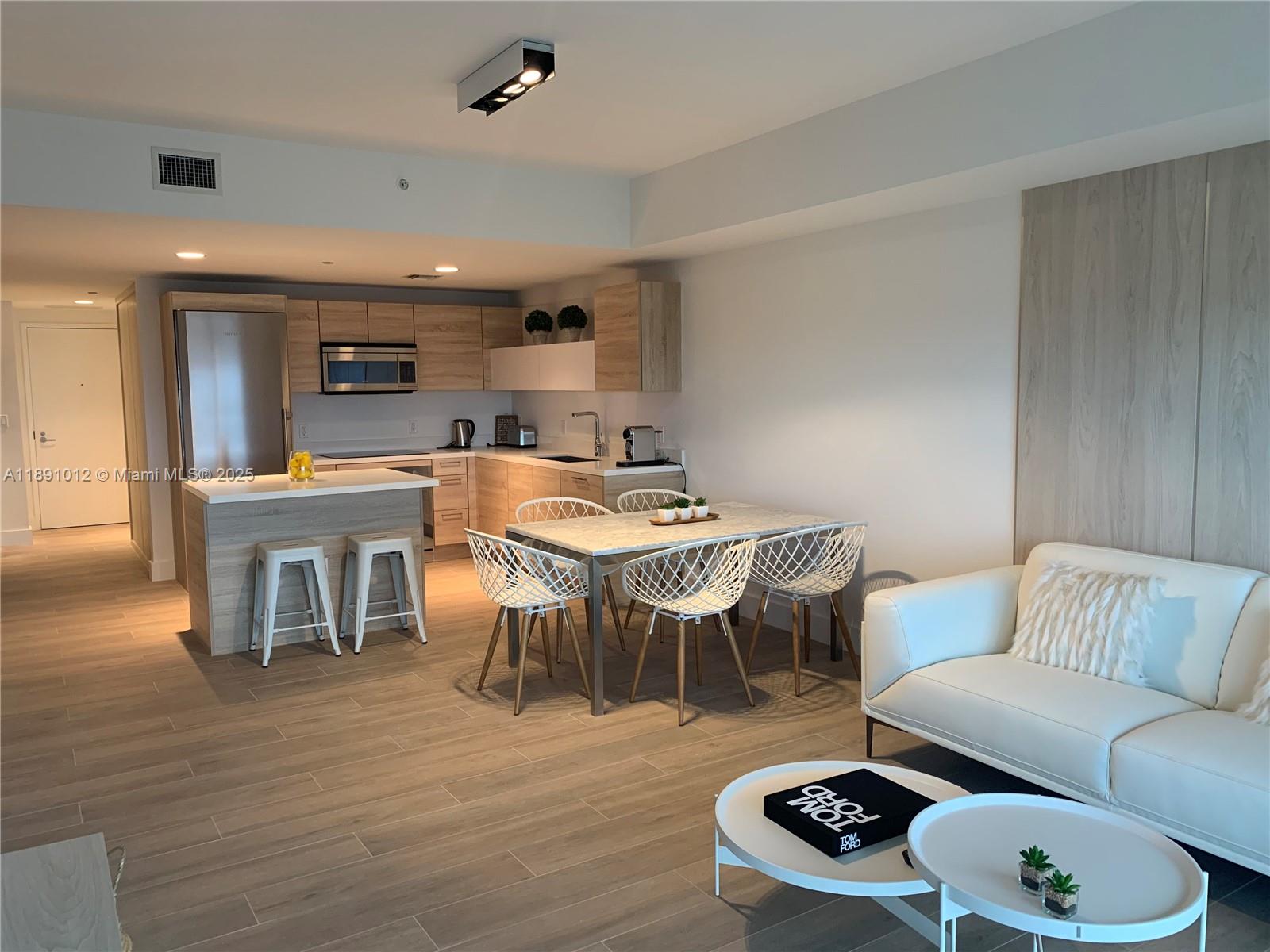 THE HARBOUR SOUTH CONDO - Residential Lease