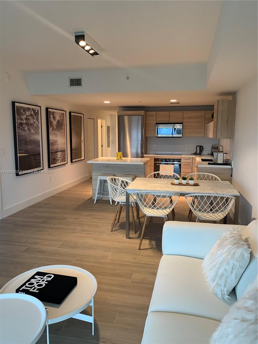 THE HARBOUR SOUTH CONDO - Residential Lease
