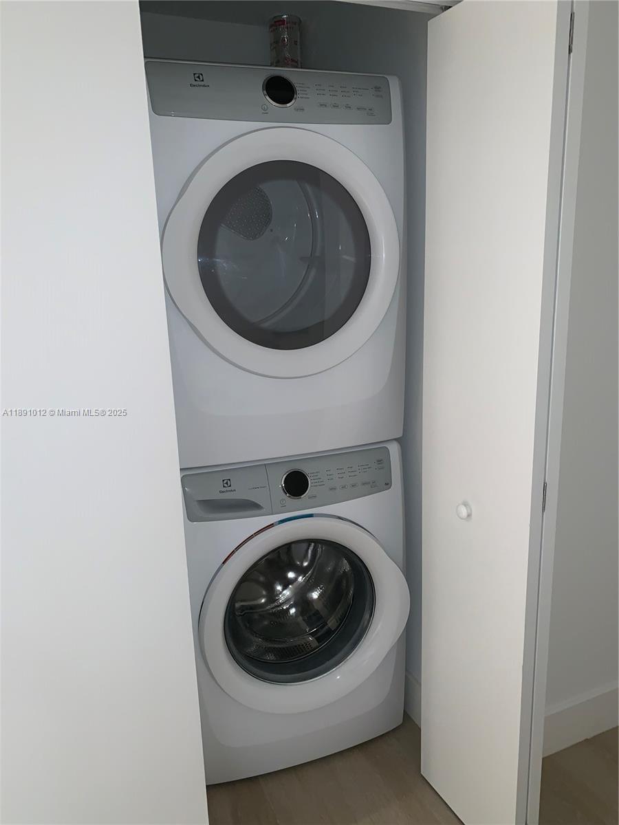 THE HARBOUR SOUTH CONDO - Residential Lease