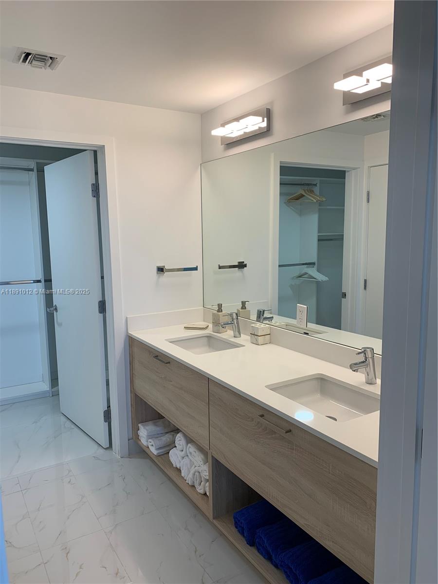 THE HARBOUR SOUTH CONDO - Residential Lease