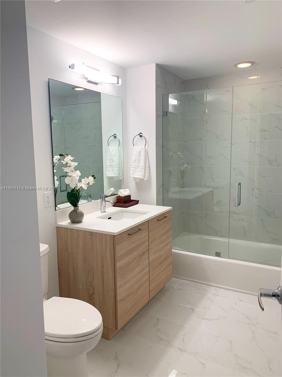 THE HARBOUR SOUTH CONDO - Residential Lease